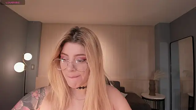 MadisonKane online show from April 2026 11:09:01 AM