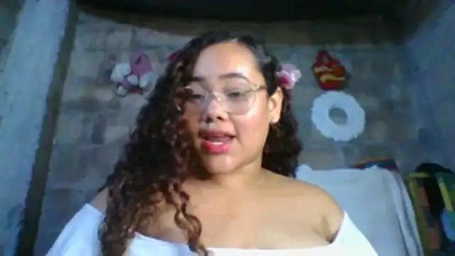 modeloxtz online show from January 2026 11:52:02 PM