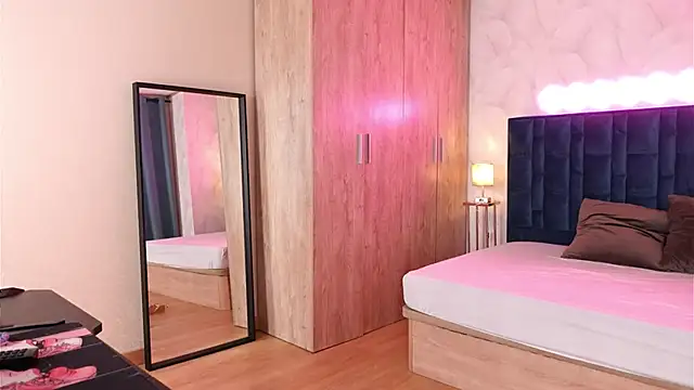 LucyFever online show from January 2026 06:48:02 AM