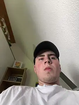 Snapshot of hannes256102 chatting on May 2026 01:39:01 PM hannes256102 online show from May 2026 01:39:01 PM
