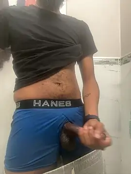 curvyuncut online show from April 2026 12:52:02 PM