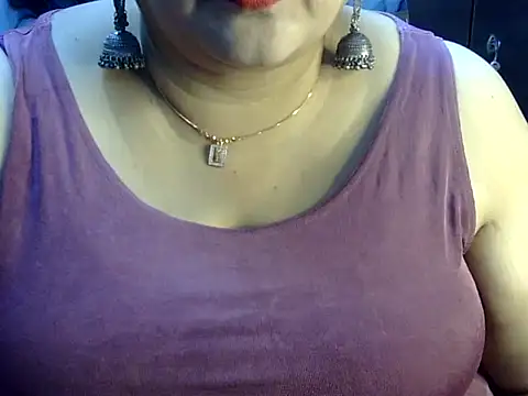 Snapshot of Soniya_Sha chatting on July 2026 01:43:02 PM Soniya Sha online show from July 2026 01:43:02 PM