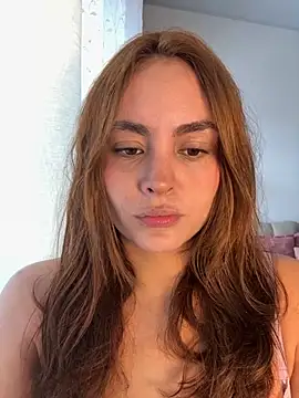 miaferrer777 online show from December 2025 05:09:01 PM