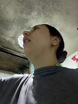 Alix Rousses21 online show from December 2025 04:13:01 PM