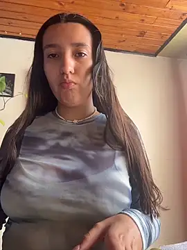 Alix Rousses21 online show from April 2026 06:05:01 PM