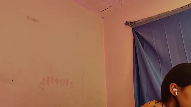 MoonLipsON- online show from April 2026 08:31:01 AM