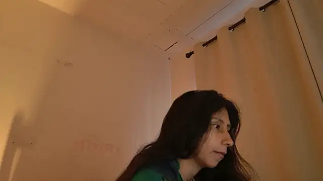 Snapshot of MoonLipsON- chatting on July 2026 10:48:01 PM MoonLipsON- online show from July 2026 10:48:01 PM