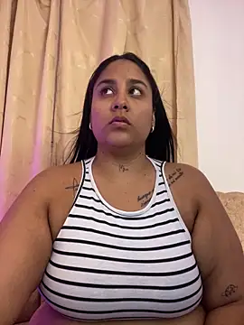 Snapshot of YenthCorona chatting on May 2026 03:56:02 AM YenthCorona online show from May 2026 03:56:02 AM