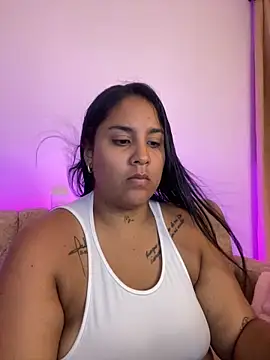 Snapshot of YenthCorona chatting on May 2026 03:12:01 AM YenthCorona online show from May 2026 03:12:01 AM