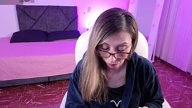Snapshot of Scarlett_079 chatting on May 2026 11:49:01 AM Scarlett 079 online show from May 2026 11:49:01 AM