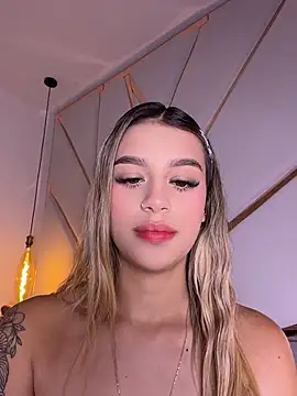 Snapshot of Sophie-velvet chatting on July 2026 07:29:01 PM Sophie-velvet online show from July 2026 07:29:01 PM