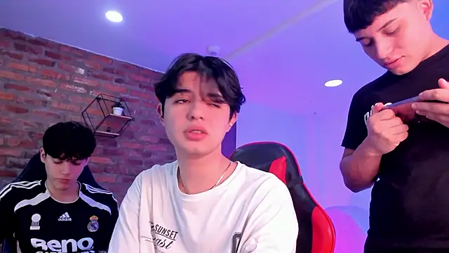 HotThreesoome online show from March 2026 12:44:01 PM