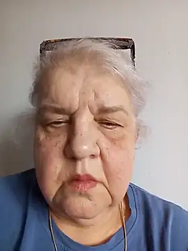 HapinessLovee online show from April 2026 01:25:02 PM