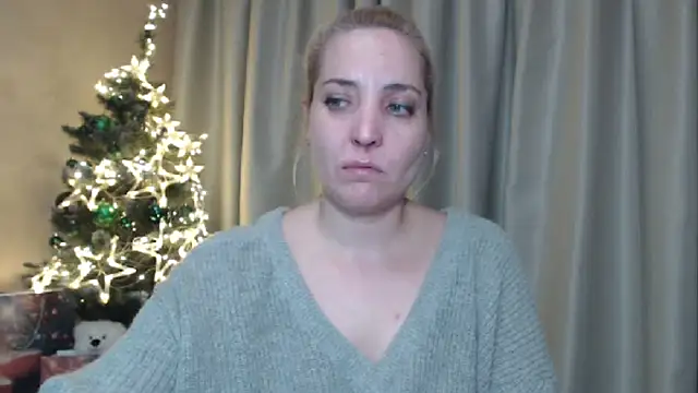 Snapshot of sweetpussy chatting on December 2024 07:43:01 PM sweetpussy online show from December 2024 07:43:01 PM