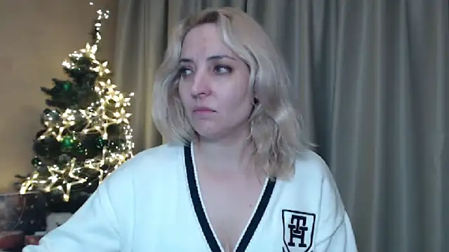 Snapshot of sweetpussy chatting on December 2024 02:47:02 PM sweetpussy online show from December 2024 02:47:02 PM
