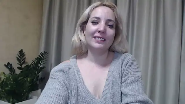Snapshot of sweetpussy chatting on February 2025 06:53:01 PM sweetpussy online show from February 2025 06:53:01 PM
