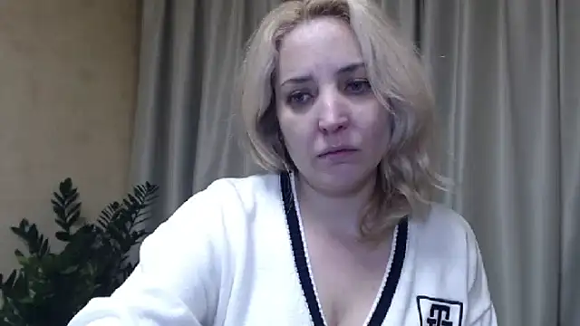 Snapshot of sweetpussy chatting on February 2025 05:33:01 PM sweetpussy online show from February 2025 05:33:01 PM