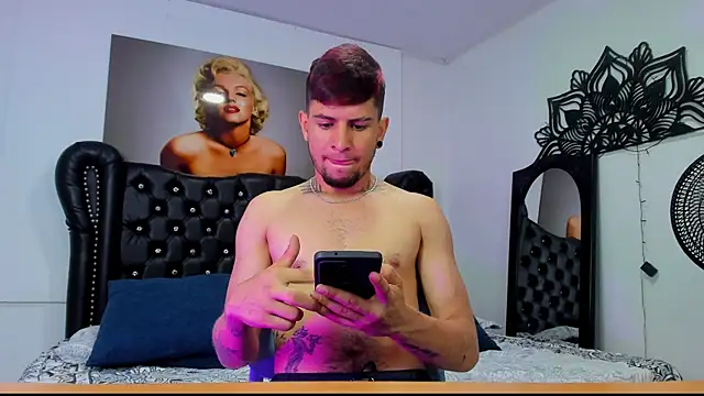 vaalentiino online show from December 2025 05:53:02 PM