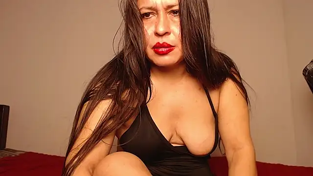 Snapshot of _SEXY_MATURE_ chatting on April 2026 04:04:01 AM SEXY MATURE online show from April 2026 04:04:01 AM
