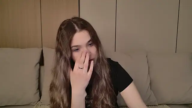 Lina Sinerz online show from March 2026 08:45:01 PM