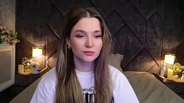 Lina Sinerz online show from April 2026 08:23:01 PM