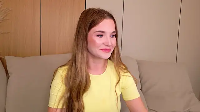 Snapshot of Lina_Sinerz chatting on June 2026 08:42:01 PM Lina Sinerz online show from June 2026 08:42:01 PM
