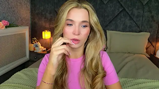 Snapshot of Lina_Sinerz chatting on July 2026 08:35:01 PM Lina Sinerz online show from July 2026 08:35:01 PM