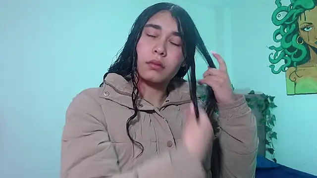 naomybenedetti online show from December 2025 01:19:01 PM