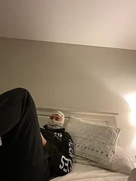 phantom898983 online show from February 2026 01:37:01 AM