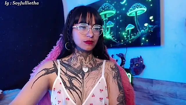 Julls420  online show from February 2026 11:31:02 AM