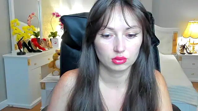 Snapshot of RosiAlina chatting on July 2026 06:32:01 AM RosiAlina online show from July 2026 06:32:01 AM