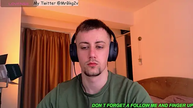 Snapshot of Brellisimo chatting on June 2026 11:02:01 AM Brellisimo online show from June 2026 11:02:01 AM