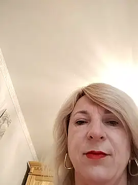 Snapshot of AhlyssaLove1155 chatting on June 2026 02:40:02 AM AhlyssaLove1155 online show from June 2026 02:40:02 AM
