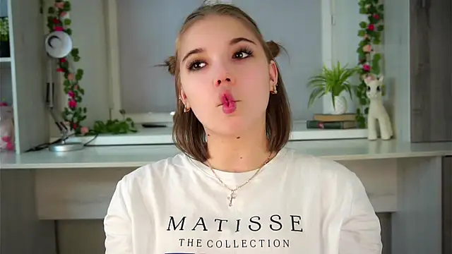 SolBurri online show from December 2025 01:46:02 AM