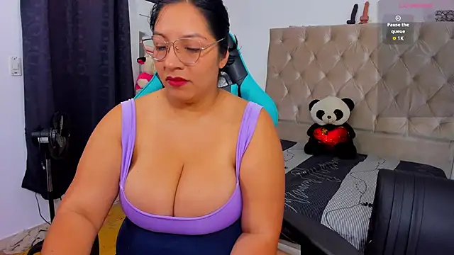 lulu parker online show from December 2025 02:23:02 PM