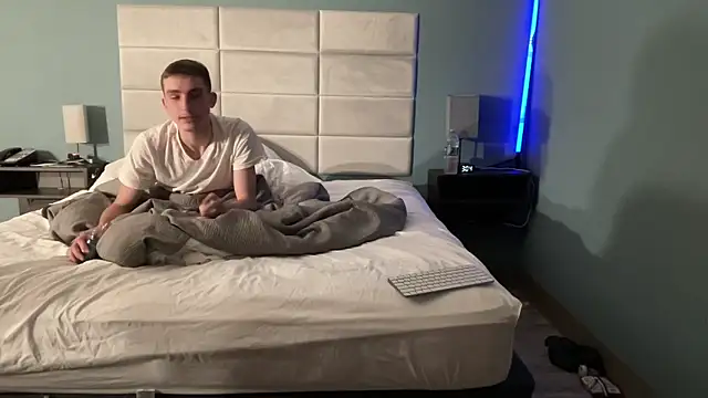 cosmiccloudpig online show from February 2026 11:53:02 AM