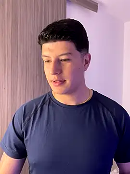 Goldenknight33 online show from December 2025 01:40:02 PM