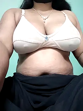 Uma-2 online show from December 2025 04:32:01 AM