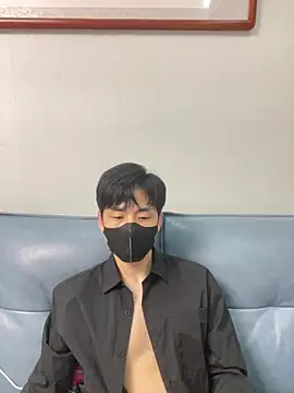 kimze7 online show from April 2026 01:25:02 PM