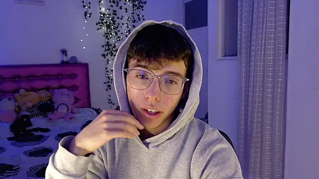 Snapshot of Dani_Dancer chatting on May 2026 03:13:02 AM Dani Dancer online show from May 2026 03:13:02 AM