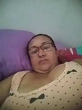 Nini Love  online show from April 2026 12:43:01 PM