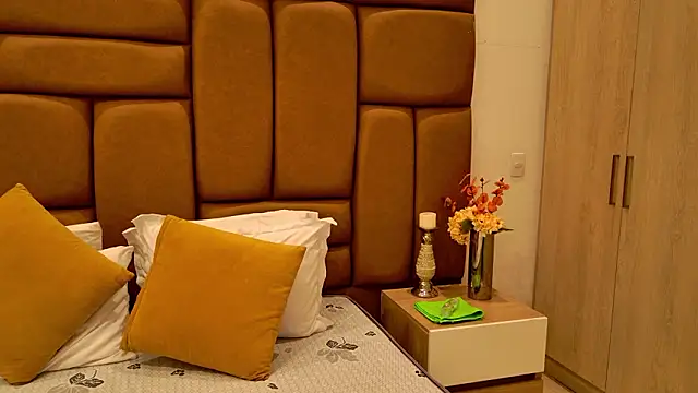 NinnaPiers online show from February 2026 11:50:01 AM