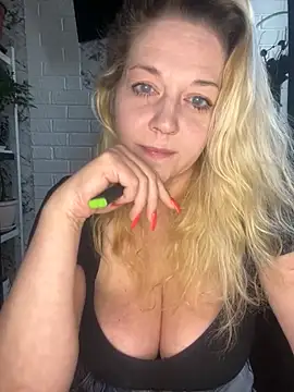 JenniferCarmen online show from April 2026 02:51:02 AM