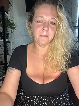 Snapshot of JenniferCarmen chatting on July 2026 08:41:02 AM JenniferCarmen online show from July 2026 08:41:02 AM