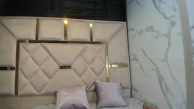 IssysLeBlanc online show from January 2026 08:51:02 AM