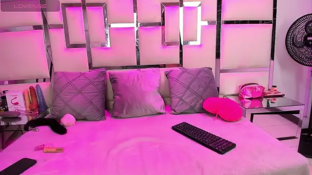 IssysLeBlanc online show from March 2026 02:40:02 AM