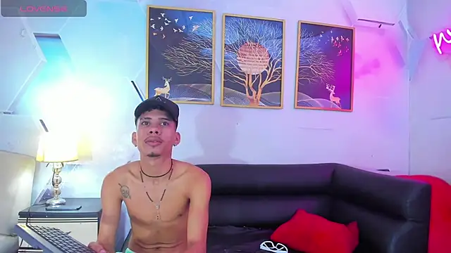 Alex jeins at online show from March 2026 03:25:01 PM