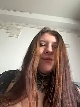 Snapshot of FionaMurr chatting on June 2026 02:44:02 AM FionaMurr online show from June 2026 02:44:02 AM