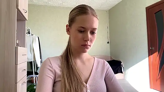 ZaidaSchwarten online show from April 2026 02:10:01 PM