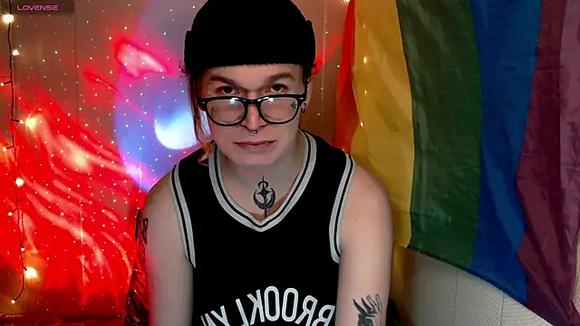 Snapshot of Steve_q chatting on December 2025 09:22:02 PM Steve q online show from December 2025 09:22:02 PM